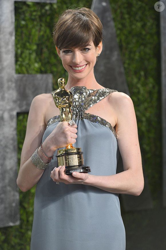 2013: performance de Anne Hathaway em 'Os Miseráveis' rendeu um Oscar para a atriz