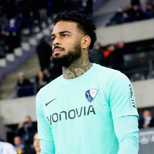 Jürgen Locadia é um atacante holandês naturalizado curaçauense. Ele defende a seleção de Curaçao, seleção que disputa sua primeira Copa do Mundo na história e está no Grupo E (ao lado de Alemanha, Costa do Marfim e Equador). Em nível de clubes, ele defende atualmente o Miami FC, dos Estados Unidos