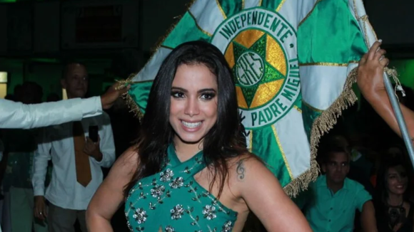 'Muita sacanagem': Anitta rasga o verbo e critica nota da Mocidade em desfile que homenageou Rita Lee no Carnaval 2026