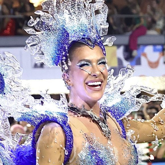 Lore Improta, musa da Viradouro, recorre a procedimento estético tecnológico para ter bumbum durinho e zero flacidez na barriga no Carnaval