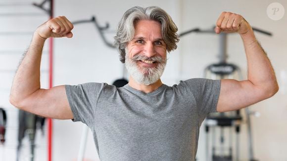 'Podemos contribuir fazendo pelo menos uma quantidade mínima de exercícios de força muscular e mantendo uma alimentação adequada, com quantidades suficientes de proteínas, cálcio e vitamina D', afirma o professor de Educação Física, Felipe Isidro