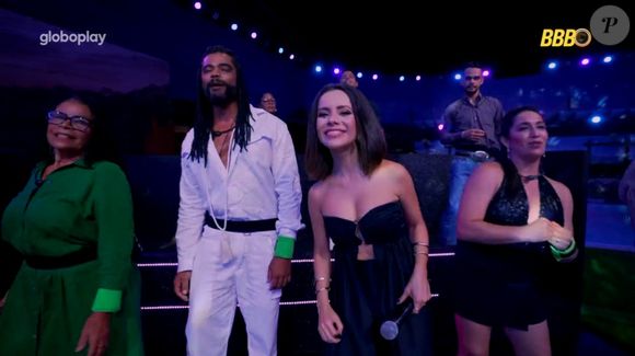 Sandy dançou com os brothers na arquibancada no 'BBB 25'