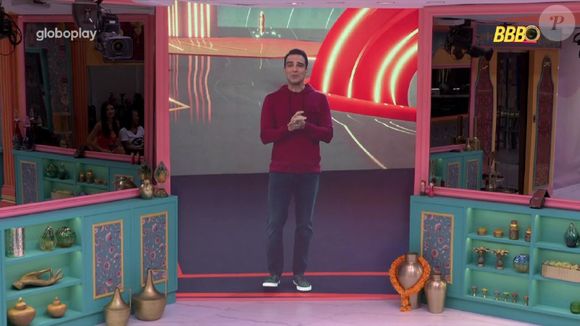 Tadeu Schmidt pediu para que Maike escolhesse um nome para ficar no quarto 'Barrado no Baile' no 'BBB 25'