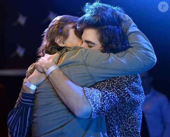 A ironia contrasta com a realidade: pai e filho não mantêm contato desde 2023 e, segundo fontes do jornalista Leo Dias, o distanciamento começou antes.