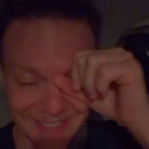 Michel Teló se emocionou ao falar sobre a homenagem de Camila Cabello