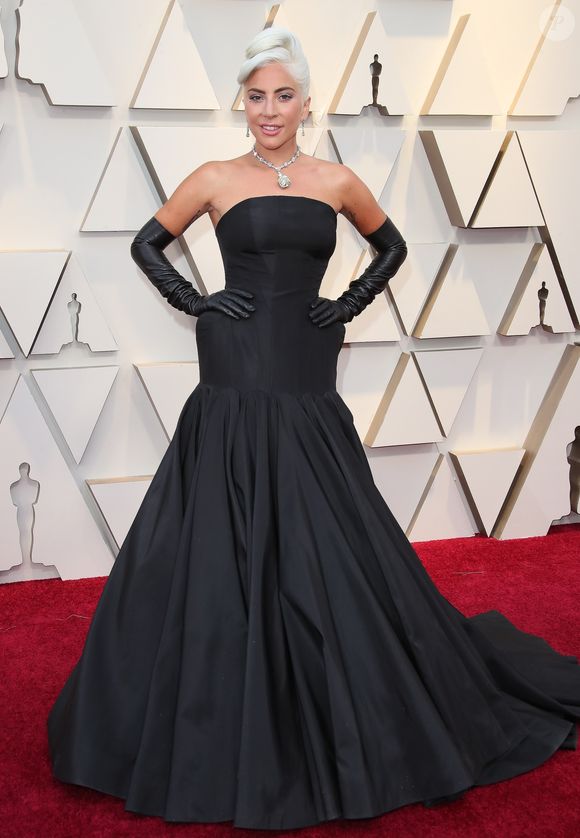 Lady Gaga usou no Academy Awards 2019 o Tiffany Diamond, diamante amarelo de 128 quilates avaliado em cerca de US$ 30 milhões