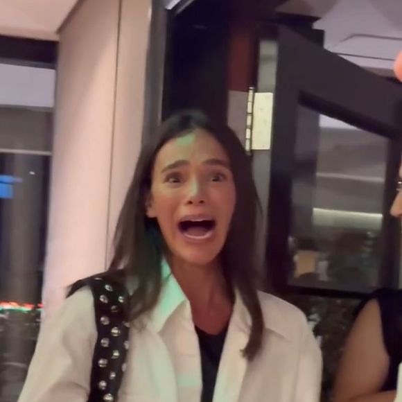 Bruna Marquezine se mostrou tensa ao ver Dráuzio Varella