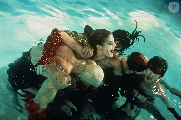 As sessões da meia-noite transformaram ‘Rocky Horror’ em uma experiência coletiva, com plateias fantasiadas, falas decoradas e respostas aos personagens na tela