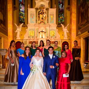 Casamento da filha de Tom Cavalcante: Maria Cavalcante e o marido, Cristiano, posaram com as madrinhas e suas mães