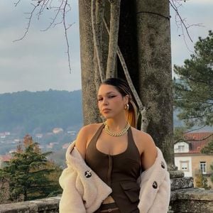 Aysha Benelli era vítima de bullying por seu peso e corpo durante a infância e adolescência