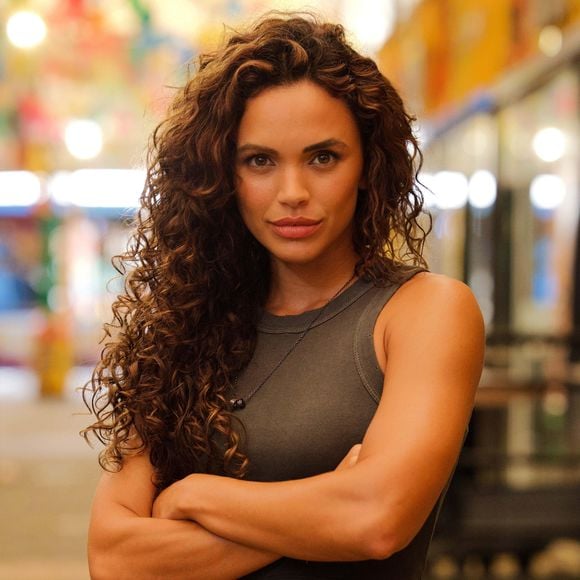 Em 'Dona de Mim', Giovana Cordeiro interpreta Bárbara, uma lutadora de kickboxing, e dispensa dublês em suas cenas