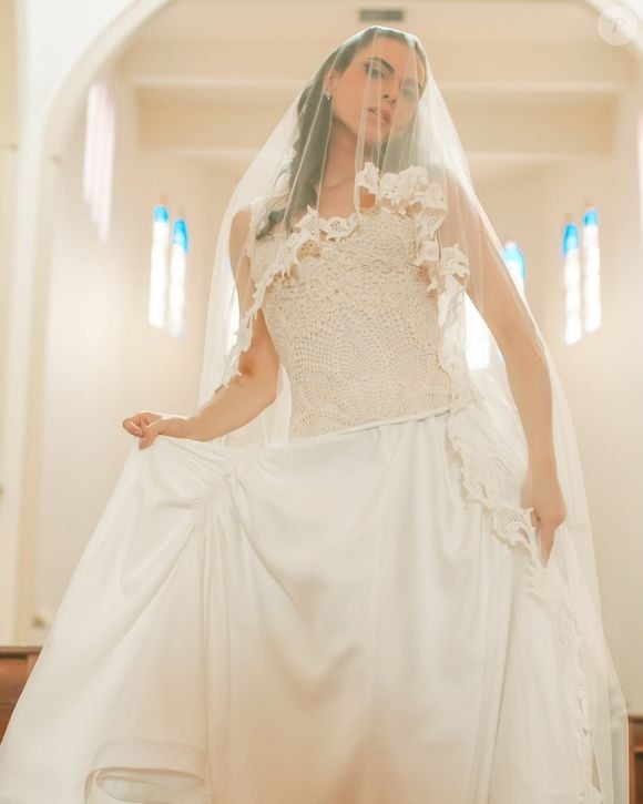 Figurino da novela da TV Globo aposta no crochê como alternativa elegante à renda tradicional dos vestidos de noiva
