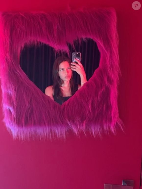 Anitta passou por preenchimento labial e harmonização facial para afinação do queixo e das bochechas? Diversos veículos de imprensa replicaram a informação