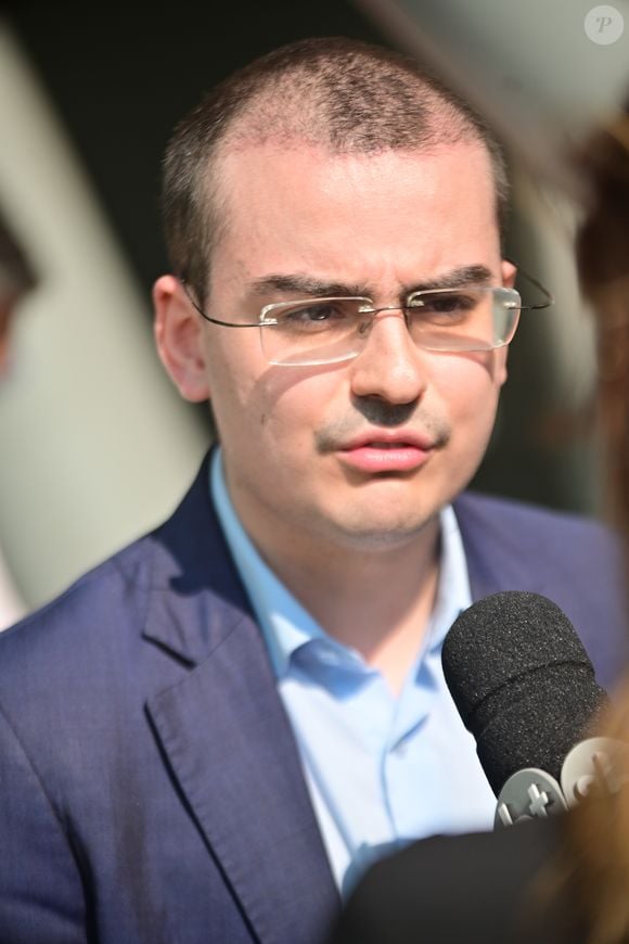 Dudu Camargo fez um transplante capilar em 2024 para lidar com a calvície