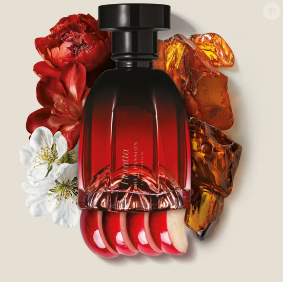 Perfume Floratta Red Passion traz elegância no frasco e o teor sedutor e licoroso, ao mesmo tempo doce.