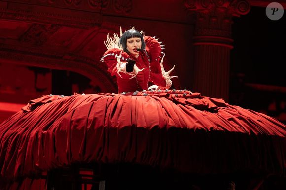 Lady Gaga se apresentou na Praia de Copacabana na noite deste sábado (03)