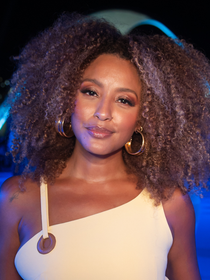 Alfaiataria oversized, transparência e mais tendências: famosos capricham nos looks para desfile de moda na Sapucaí; veja 25 fotos