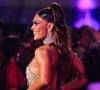 Juliana Paes exibiu o bumbum empinado em uma calcinha preta fio-dental