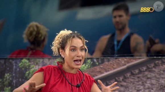Antes de vetar o voto de Ana Paula Renault no BBB 26, Sarah Andrade já declarou amor e admiração pela sister em edição anterior do reality. A internet, claro, não perdoou