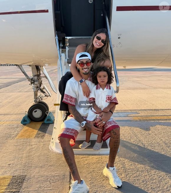 Jogador do Brasil na Copa 2026, Raphinha é casado com Natalia Belloli e pai de Gael, nascido em maio de 2023