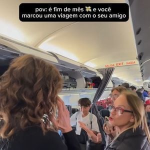Luciana Gimenez foi abordada por uma fã dentro do avião