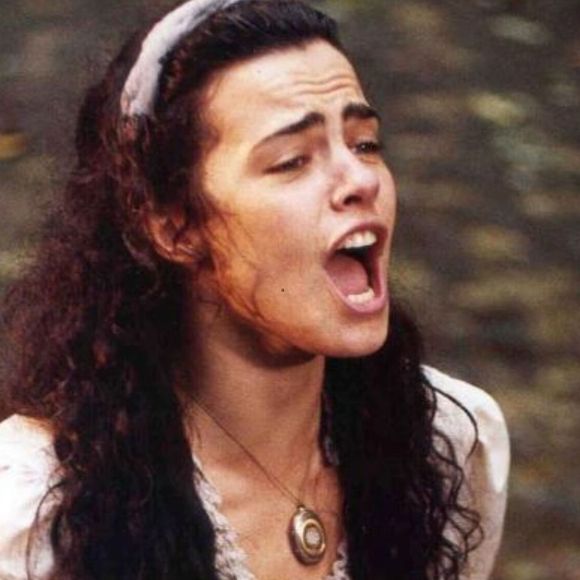 Ana Paula Arósio como a sofredora Giulliana em 'Terra Nostra', novela volta às tardes da Globo