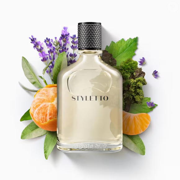 Com notas cítricas, lavanda e fundo amadeirado, o tradicional Styletto segue como uma das fragrâncias masculinas mais nostálgicas e sofisticadas de O Boticário