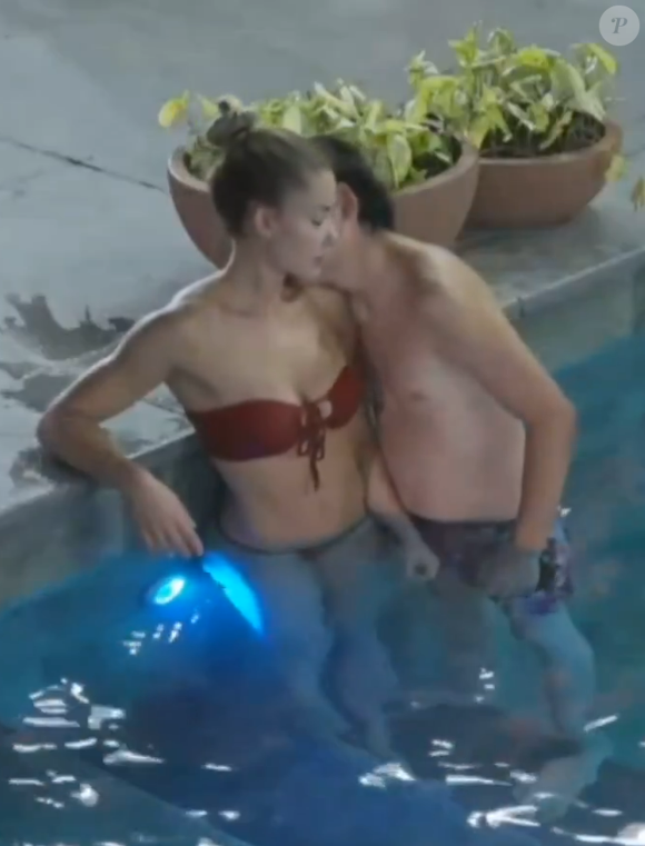 Contradição? Web relembra críticas do casal enquanto eles protagonizam cenas quentes no reality