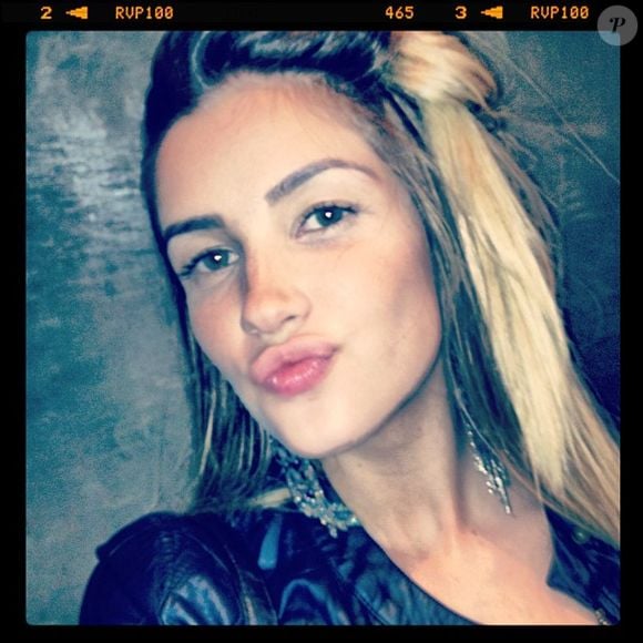 Assim era Aline Gotschalg em 2012, três anos antes de integrar o elenco do 'BBB 15'