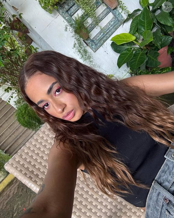 MC Loma foi criticada pelo botox aos 15 anos: 'Tenho apenas 15 anos! Botei botox mesmo. Quem quiser me julgar está aqui o número para me ligar: 0000000000'