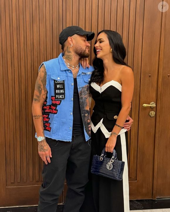 Em meio a rumor de nova crise no casamento com Bruna Biancardi, Neymar cortou a chamada 'rede de apoio' que acompanhava o casal, como Adenácia Anastácia
