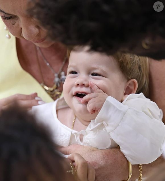 Fofura do filho de Zé Felipe e Virginia roubou a cena durante batizado