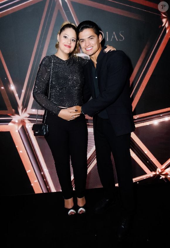 Grávida pela 1ª vez, Maria Antonia Cavalcante, filha de Tom Cavalcante, e o marido, Cristiano Deyvid, prestigiaram aniversário de Léo Dias