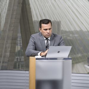 Saída de Rodrigo Bocardi da Globo após demissão polêmica mexe com audiência do 'Bom Dia São Paulo'