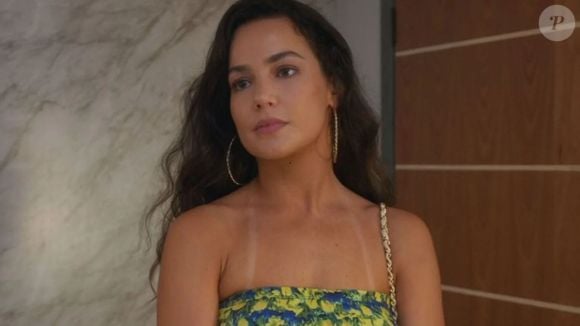 Bruna (Nanda Marques) reage quando Pedro lhe diz que não foi feliz com ela.