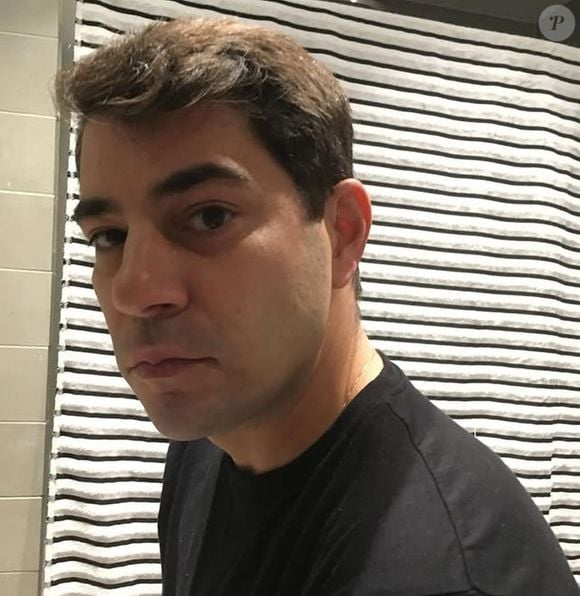 Evaristo Costa detonou a internauta que pedir para ele 'não sair do armário'