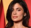 Kylie Jenner, atualmente uma das pessoas mais seguidas do Instagram, se destaca pelos lábios volumosos