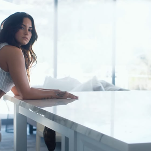 A antiga casa de Demi Lovato em Los Angeles foi comprada pela cantora em 2016, dois anos antes da overdose no imóvel