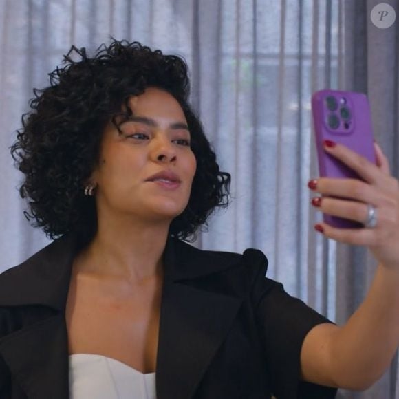 Internautas relembraram gravação de Maria de Fátima (Bella Campos) em lançamento de iPhone 17