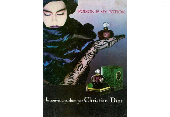 Com uma fragrância oriental inesquecível, o Poison, da Dior, se consolidou como uma das maiores armas de sedução da história da perfumaria feminina