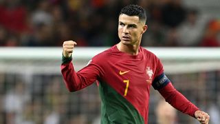 'Sou o jogador mais completo que já existiu', dispara Cristiano Ronaldo em 'aula de autoestima'; atleta garante que nem Messi, nem Pelé o superam