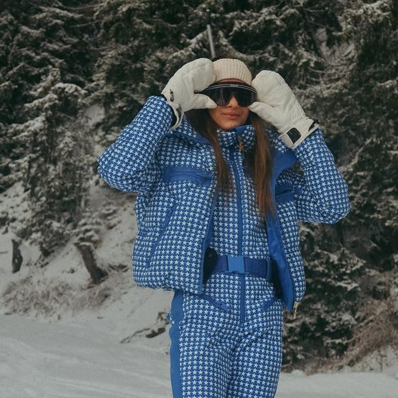 Rafaella Justus tem exibido diversos looks de frio luxuosos em viagem na Europa