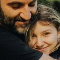 ‘Senhor, não nos deixe desanimar’: pai de Isabel Veloso faz oração e clama pela vida da filha, internada na UTI