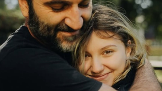 ‘Senhor, não nos deixe desanimar’: pai de Isabel Veloso faz oração e clama pela vida da filha, internada na UTI