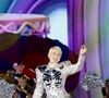 Xuxa desfilou no Carnaval em 2004 no enredo que lhe fez homenagem - Caprichosos foi a penúltima colocada na apuração