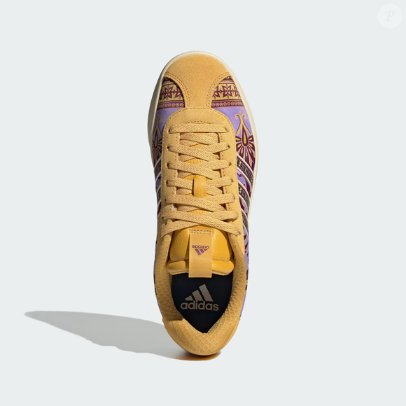 Nem bege, nem marrom: o Adidas VL Court 3.0 em tonalidade que lembra as famosas arepas da Colômbia está conquistando os apaixonados por moda casual. O modelo combina conforto, estilo atemporal e uma cor que transmite sofisticação sem esforço