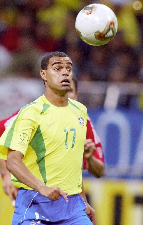 Entre propostas de gigantes do streaming e a possibilidade de novos desafios, Denílson escolheu continuar na Globo. A chance de comentar os jogos da Seleção Brasileira pesou na decisão e transformou a Copa de 2026 em um marco em sua carreira