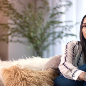 A cantora Demi Lovato morou na mansão de 517 m² antes de a propriedade ficar marcada pelo episódio de overdose de 2018