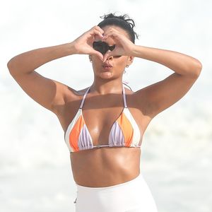 Bella Campos, escalada para viver Maria de Fátima, vem lidando com a expectativa do público para encarar o emblemático papel defendido por Gloria Pires em 1988.