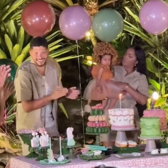 Nala se fantasiou de leãozinho para a hora do parabéns